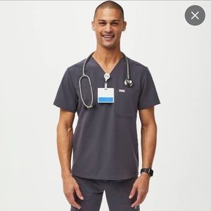 Figs Set. Pisco Basic scrub pants and Chisec three pocket scrub top